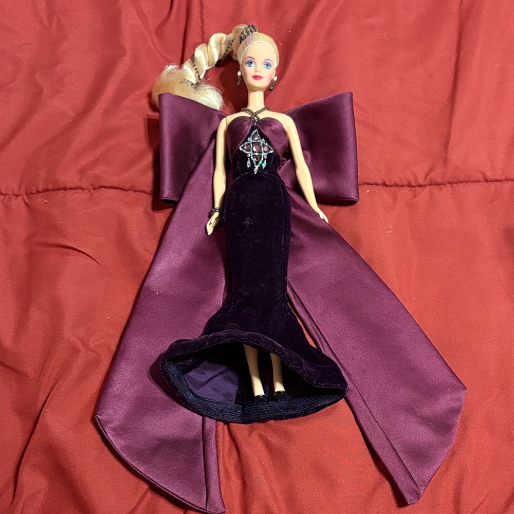 1997 Bob Mackie Amethyst Aura Collector Barbie